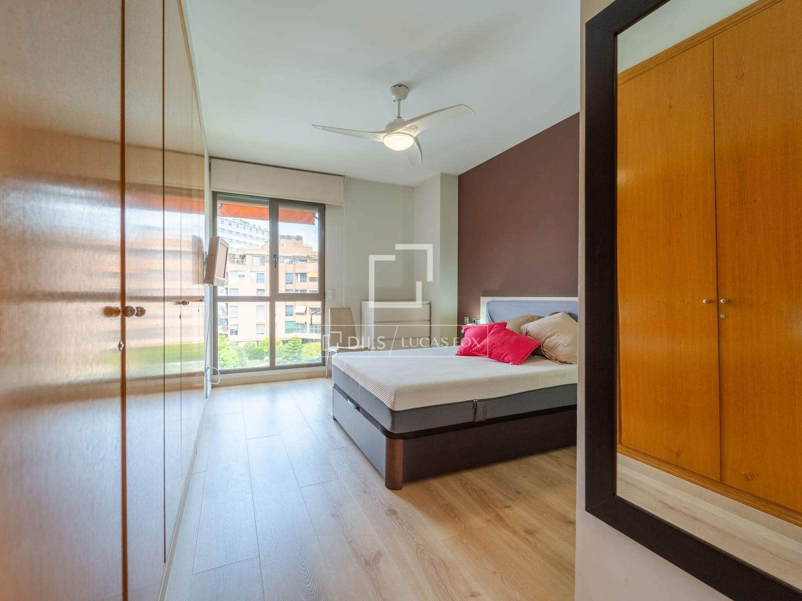 Apartamento de 3 habitaciones en València ciudad en alquiler con piscina garaje - 2.700 € (Ref: 9815005)