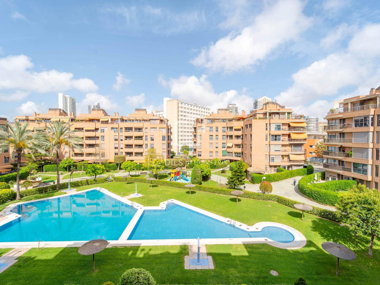 Apartamento de 3 habitaciones en València ciudad en alquiler con piscina garaje - 2.700 € (Ref: 9815005)