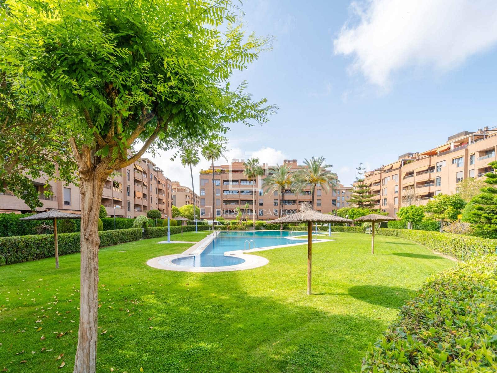 Apartamento de 3 habitaciones en València ciudad en alquiler con piscina garaje - 2.700 € (Ref: 9815005)