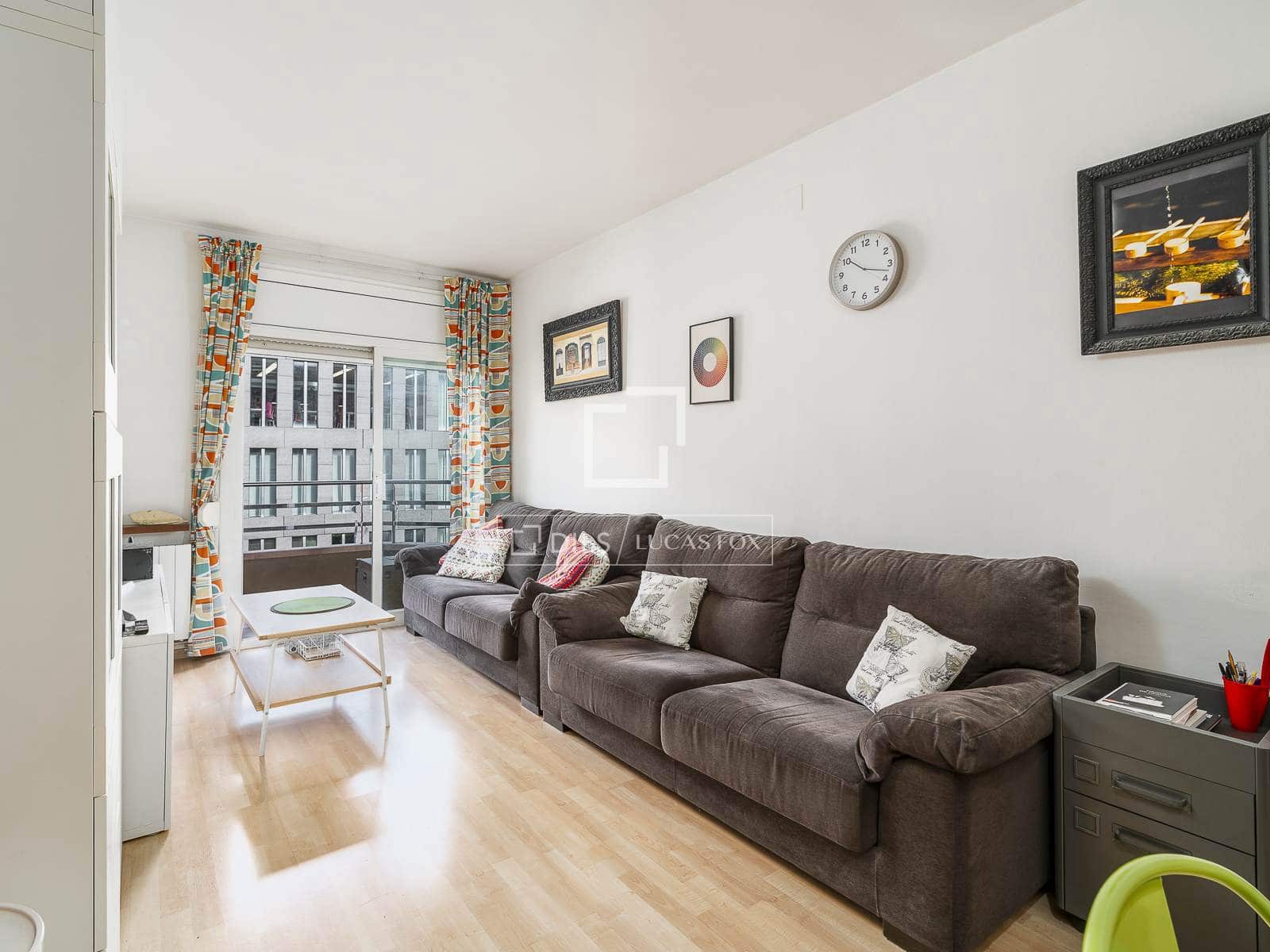 4 bedroom Apartment for sale in Barcelona city - € 585,000 (Ref: 9815006)