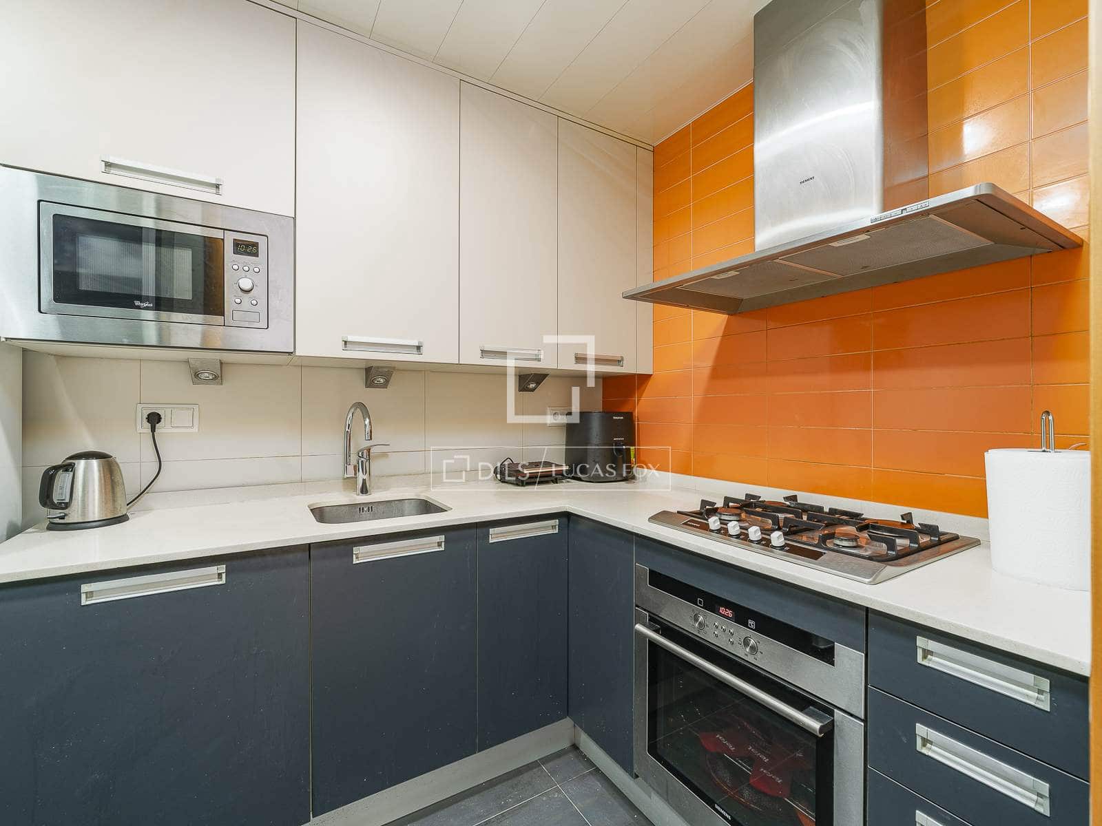 4 bedroom Apartment for sale in Barcelona city - € 585,000 (Ref: 9815006)