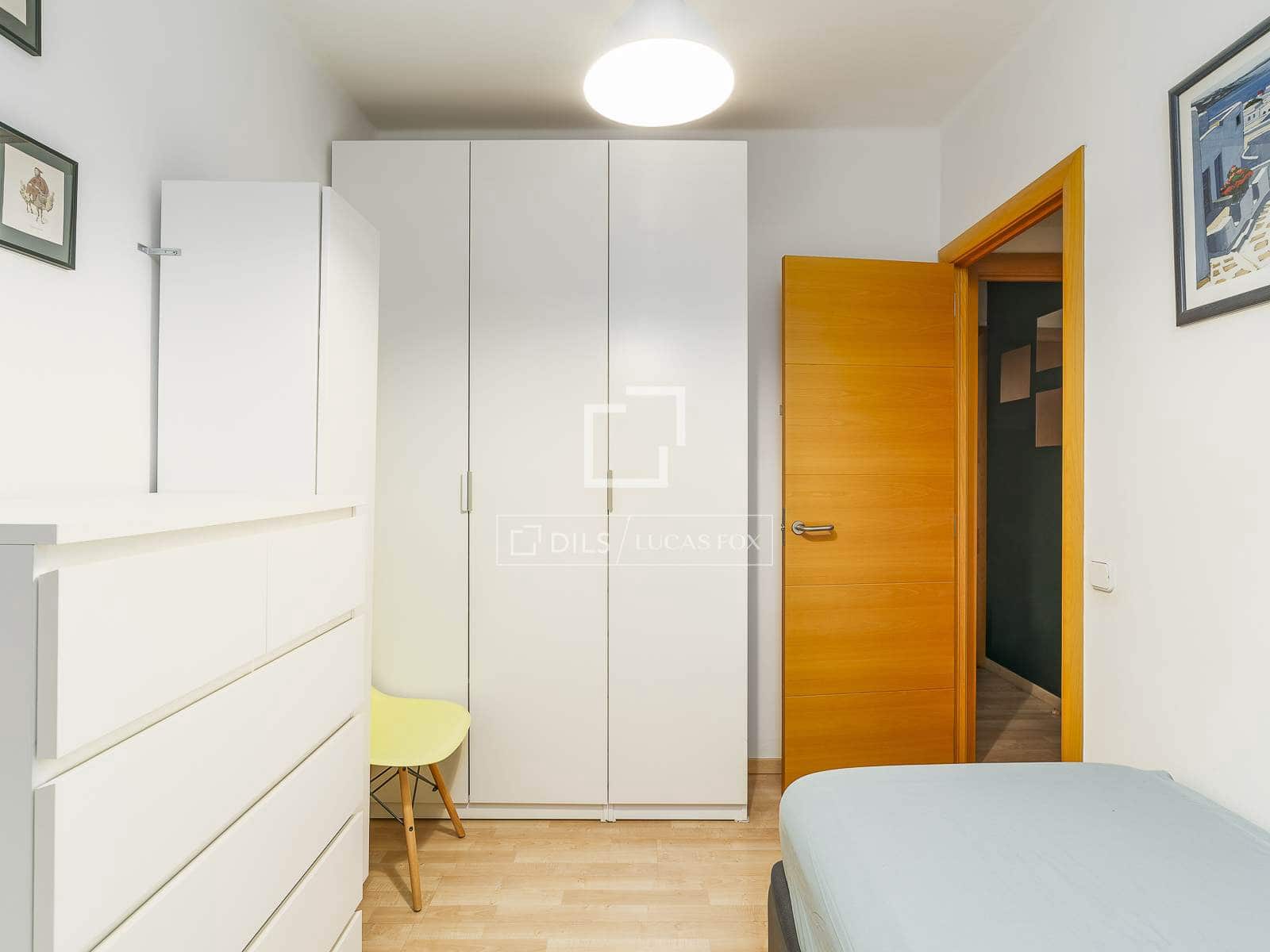 4 bedroom Apartment for sale in Barcelona city - € 585,000 (Ref: 9815006)
