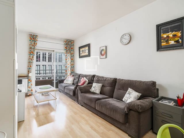 4 bedroom Apartment for sale in Barcelona city - € 585,000 (Ref: 9815006)