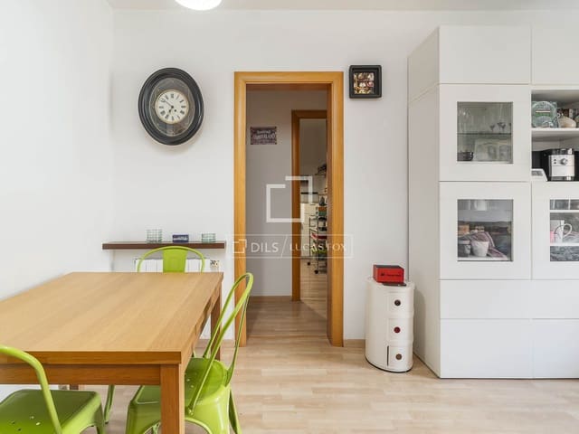 4 bedroom Apartment for sale in Barcelona city - € 585,000 (Ref: 9815006)