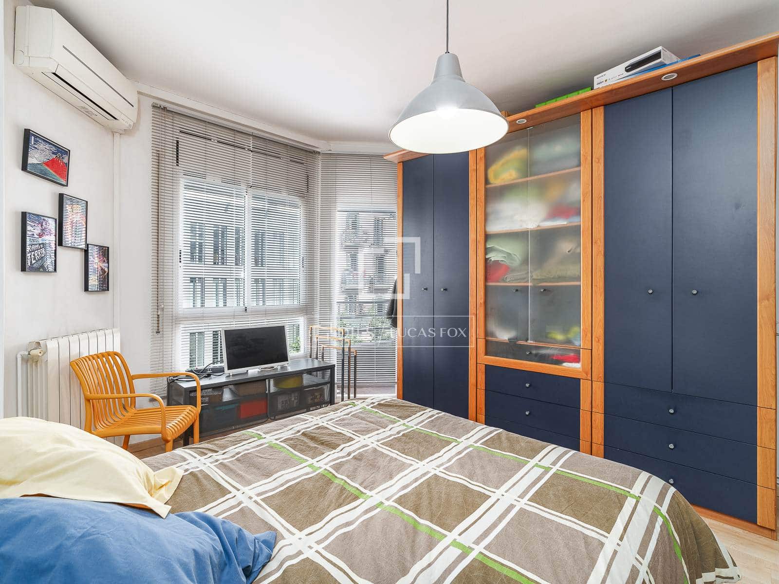 4 bedroom Apartment for sale in Barcelona city - € 585,000 (Ref: 9815006)