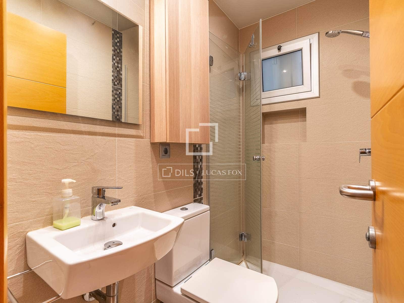 4 bedroom Apartment for sale in Barcelona city - € 585,000 (Ref: 9815006)