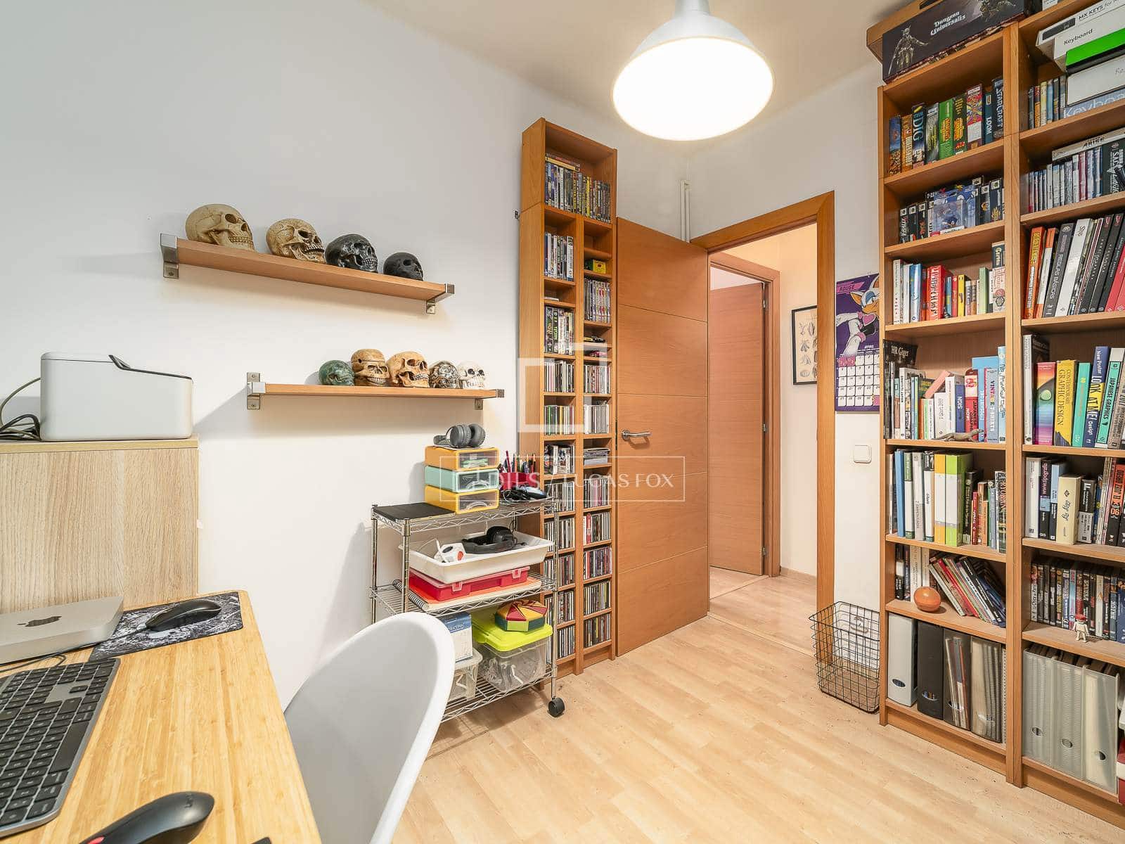 4 bedroom Apartment for sale in Barcelona city - € 585,000 (Ref: 9815006)