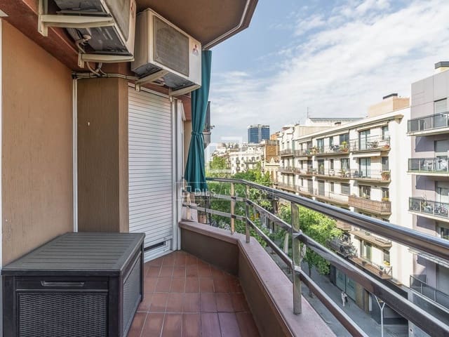 4 bedroom Apartment for sale in Barcelona city - € 585,000 (Ref: 9815006)