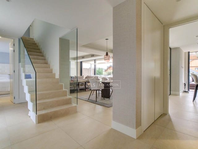 4 Zimmer Villa zu verkaufen in Las Rozas de Madrid mit Pool Garage - 1.890.000 € (Ref: 9815193)