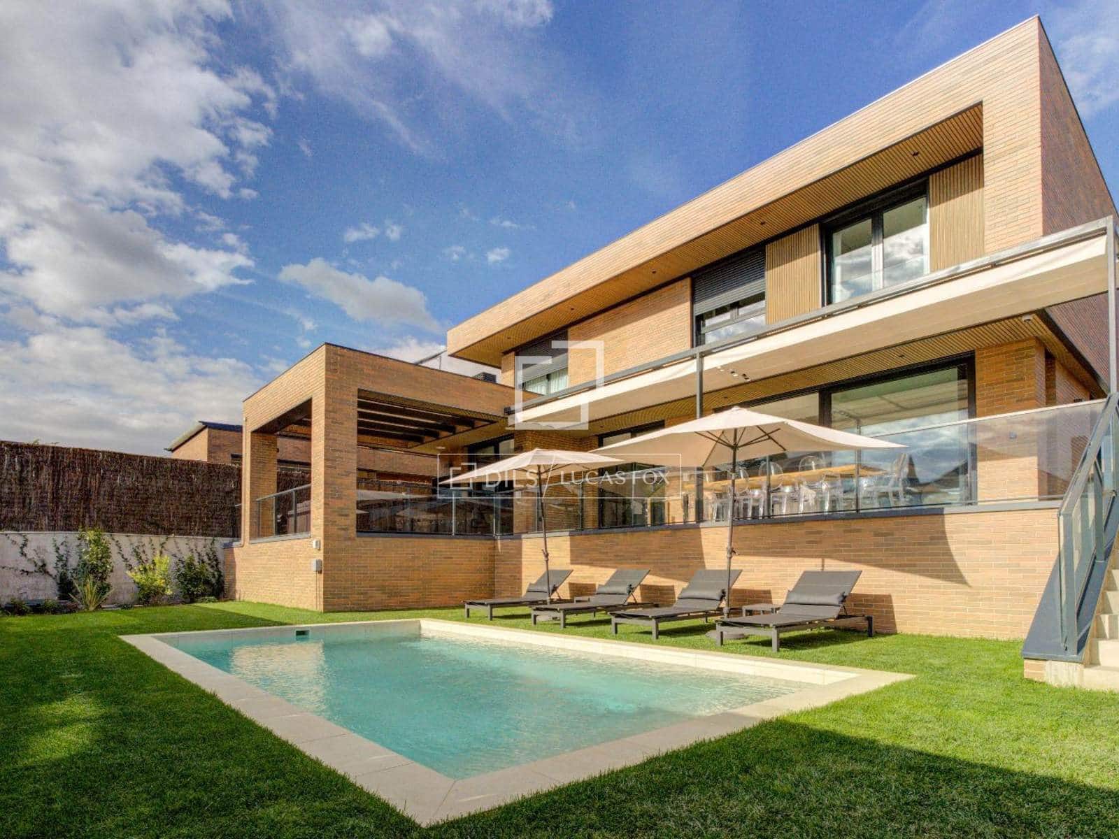 4 Zimmer Villa zu verkaufen in Las Rozas de Madrid mit Pool Garage - 1.890.000 € (Ref: 9815193)