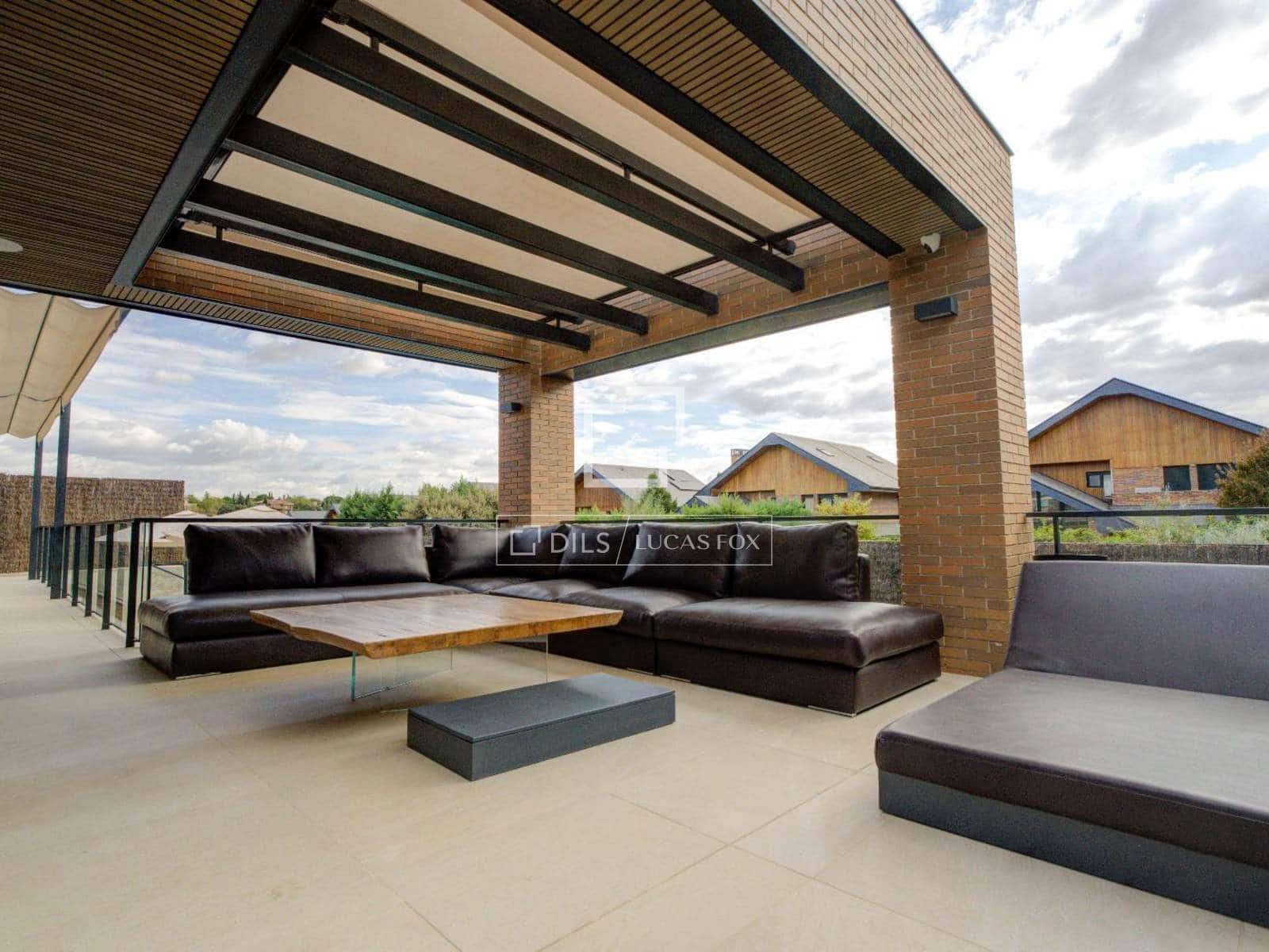 4 Zimmer Villa zu verkaufen in Las Rozas de Madrid mit Pool Garage - 1.890.000 € (Ref: 9815193)