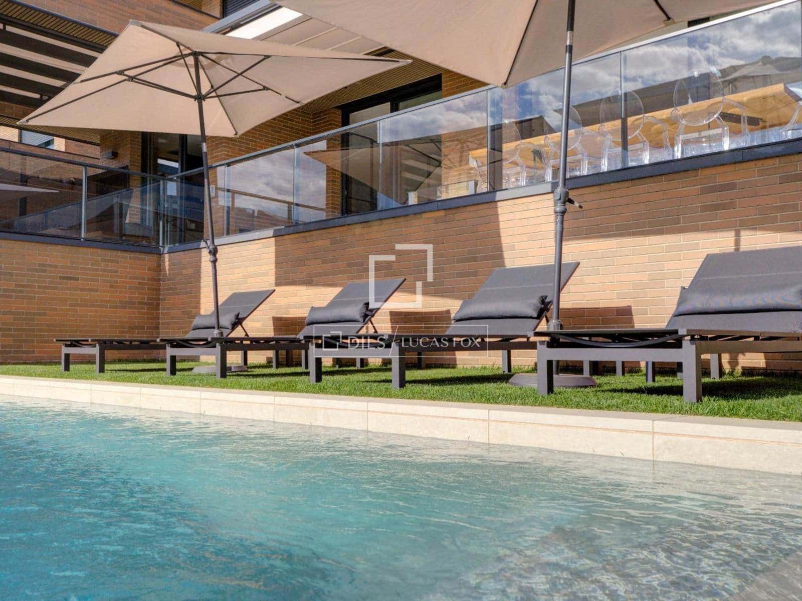 4 Zimmer Villa zu verkaufen in Las Rozas de Madrid mit Pool Garage - 1.890.000 € (Ref: 9815193)