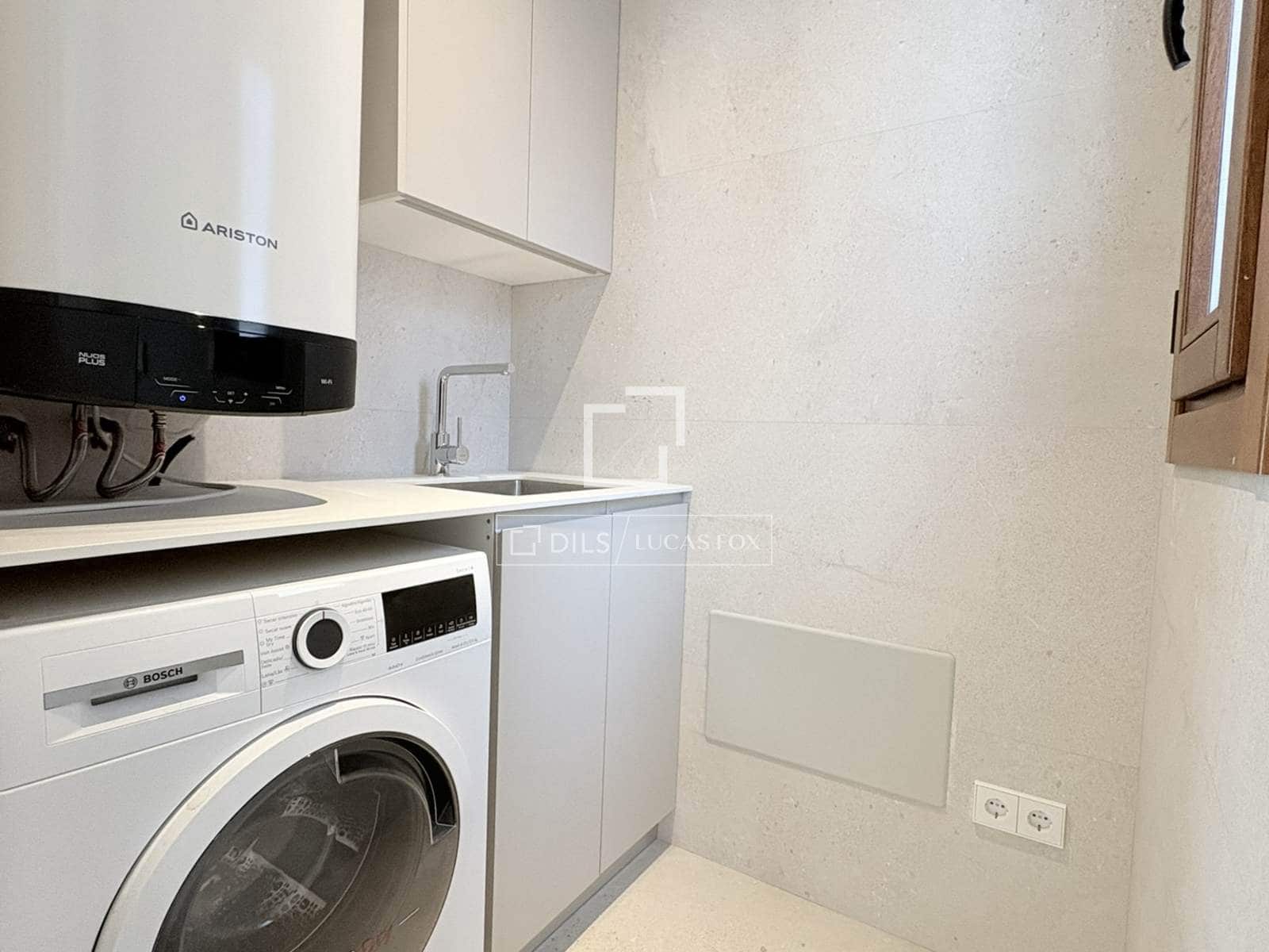 2 bedroom Apartment for sale in Ibiza / Eivissa town - € 450,000 (Ref: 9816113)