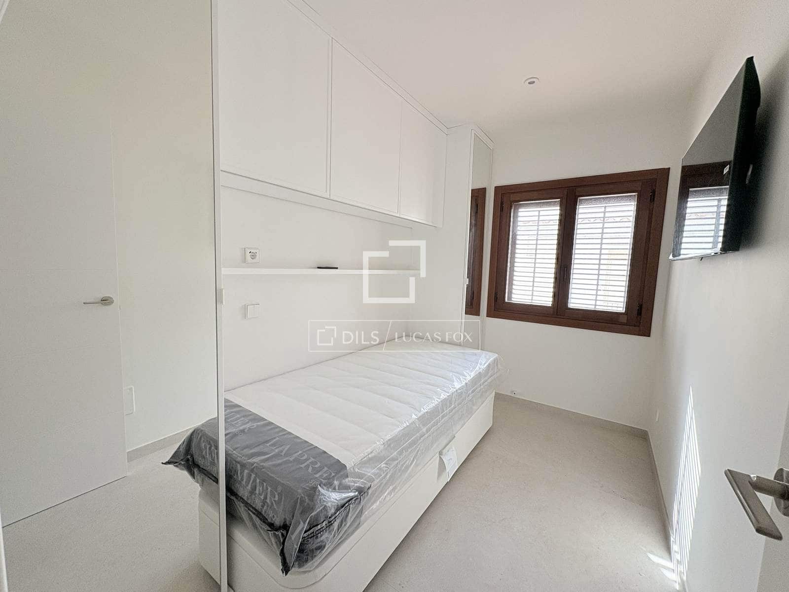 2 bedroom Apartment for sale in Ibiza / Eivissa town - € 450,000 (Ref: 9816113)