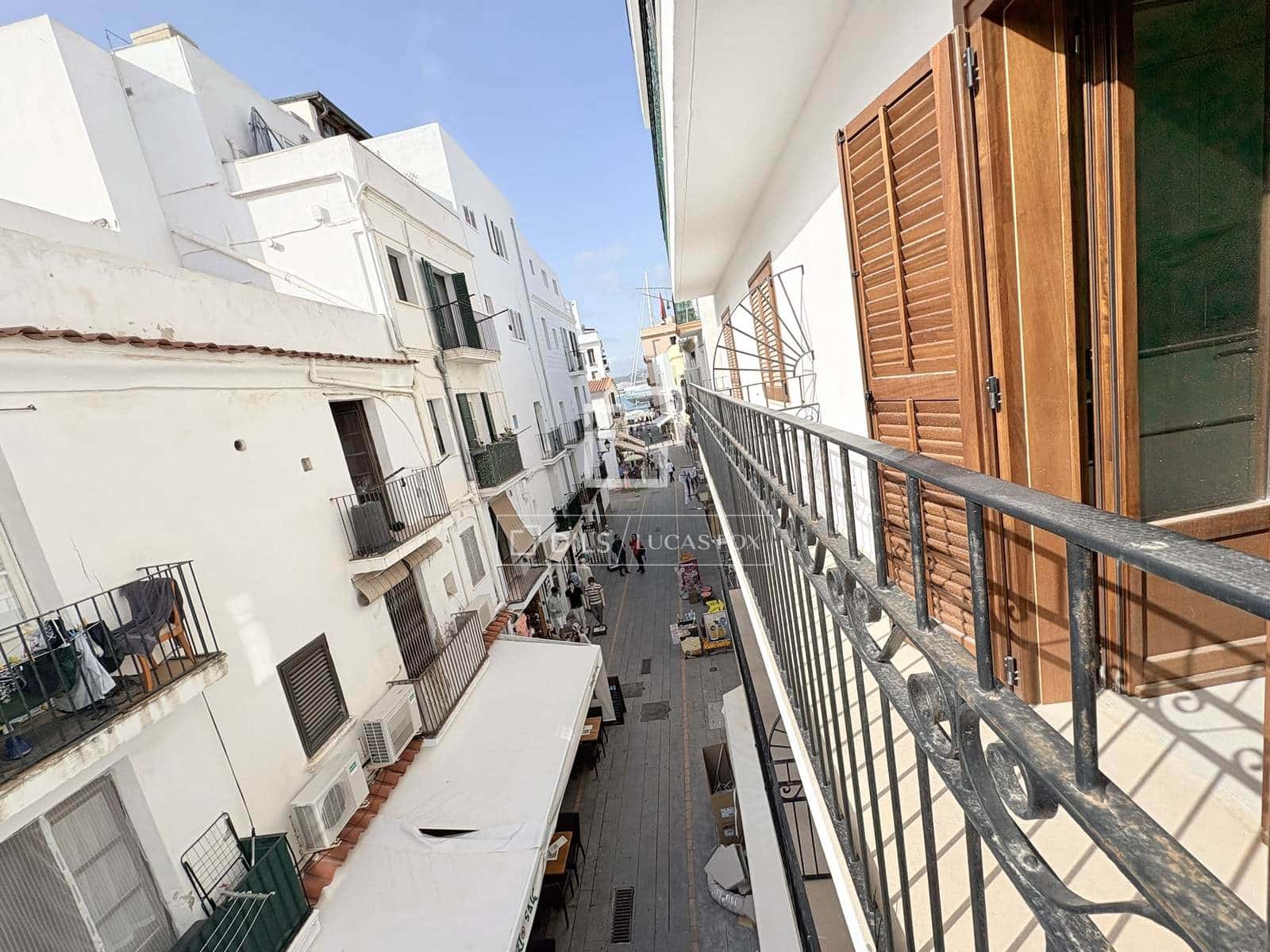 2 bedroom Apartment for sale in Ibiza / Eivissa town - € 450,000 (Ref: 9816113)