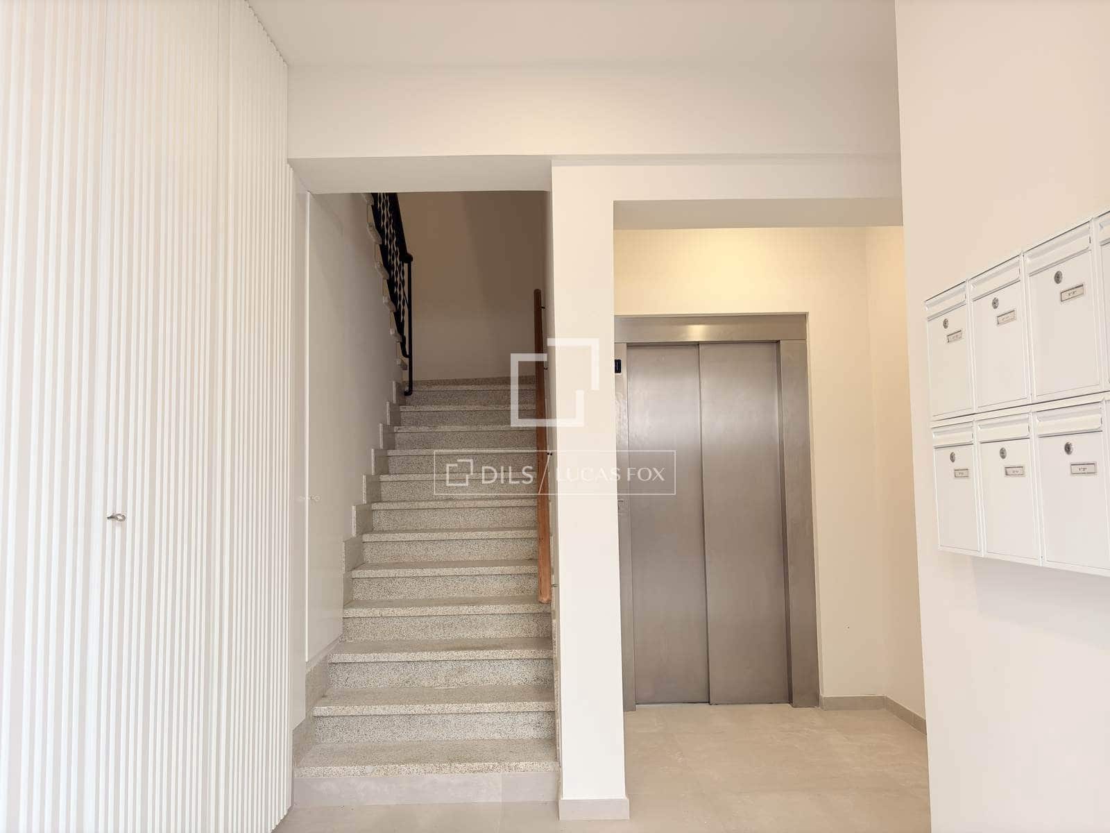 2 bedroom Apartment for sale in Ibiza / Eivissa town - € 450,000 (Ref: 9816113)