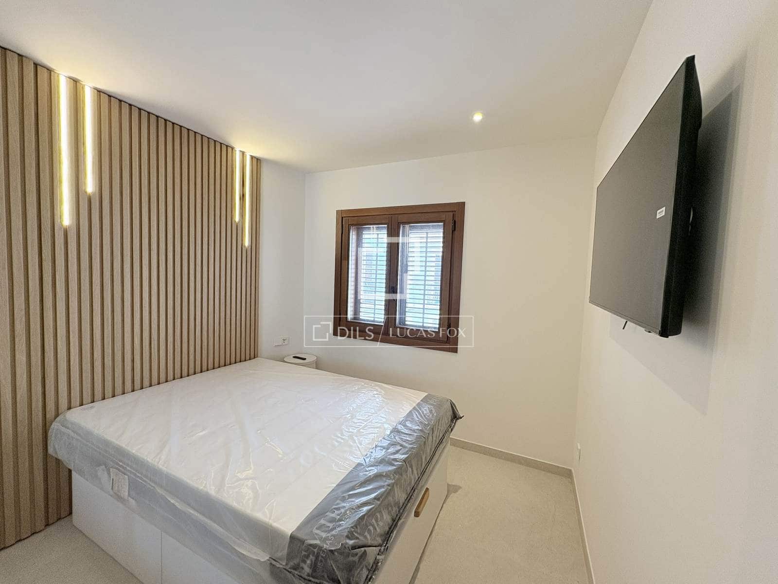 2 bedroom Apartment for sale in Ibiza / Eivissa town - € 450,000 (Ref: 9816113)