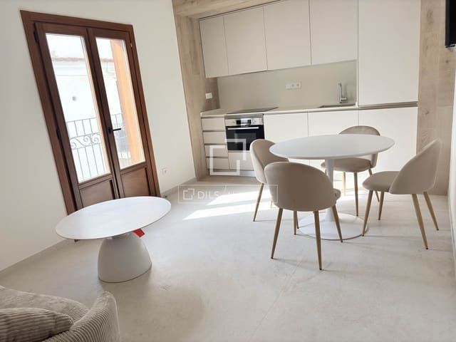 2 bedroom Apartment for sale in Ibiza / Eivissa town - € 450,000 (Ref: 9816113)