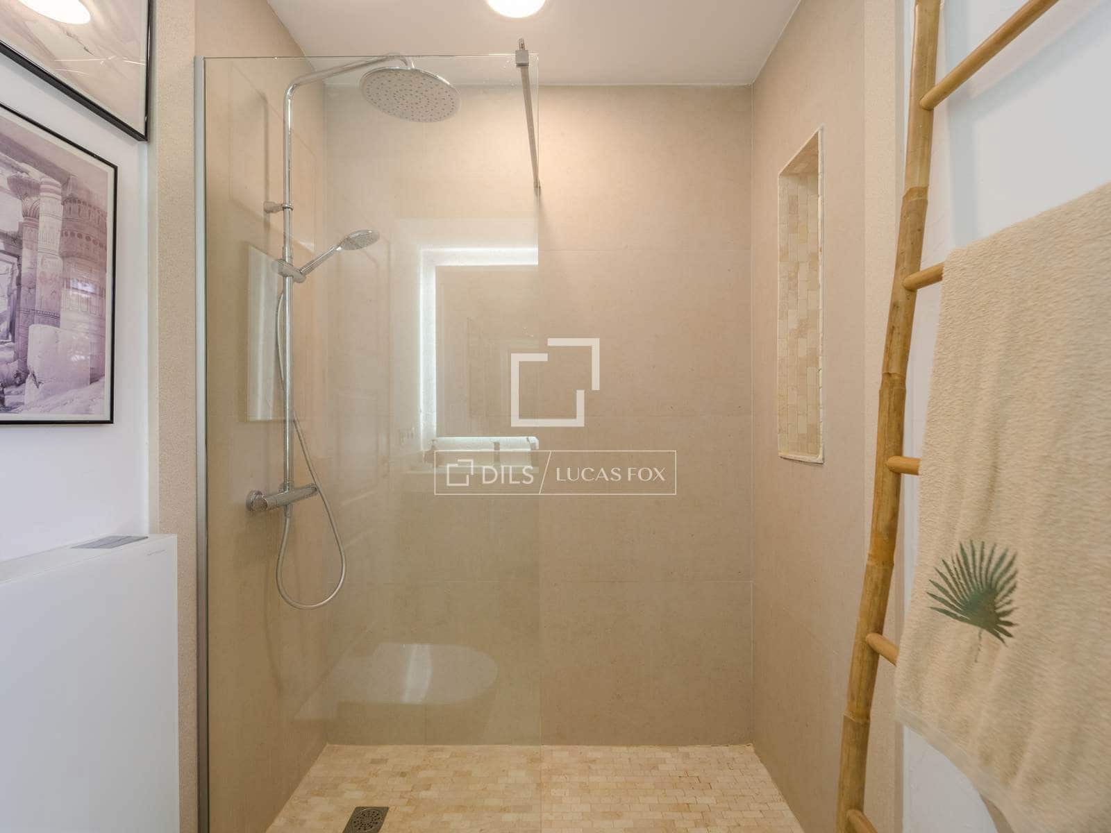 4 soveværelse Villa til leje i Riba-roja de Turia med swimmingpool garage - € 4.400 (Ref: 9816116)