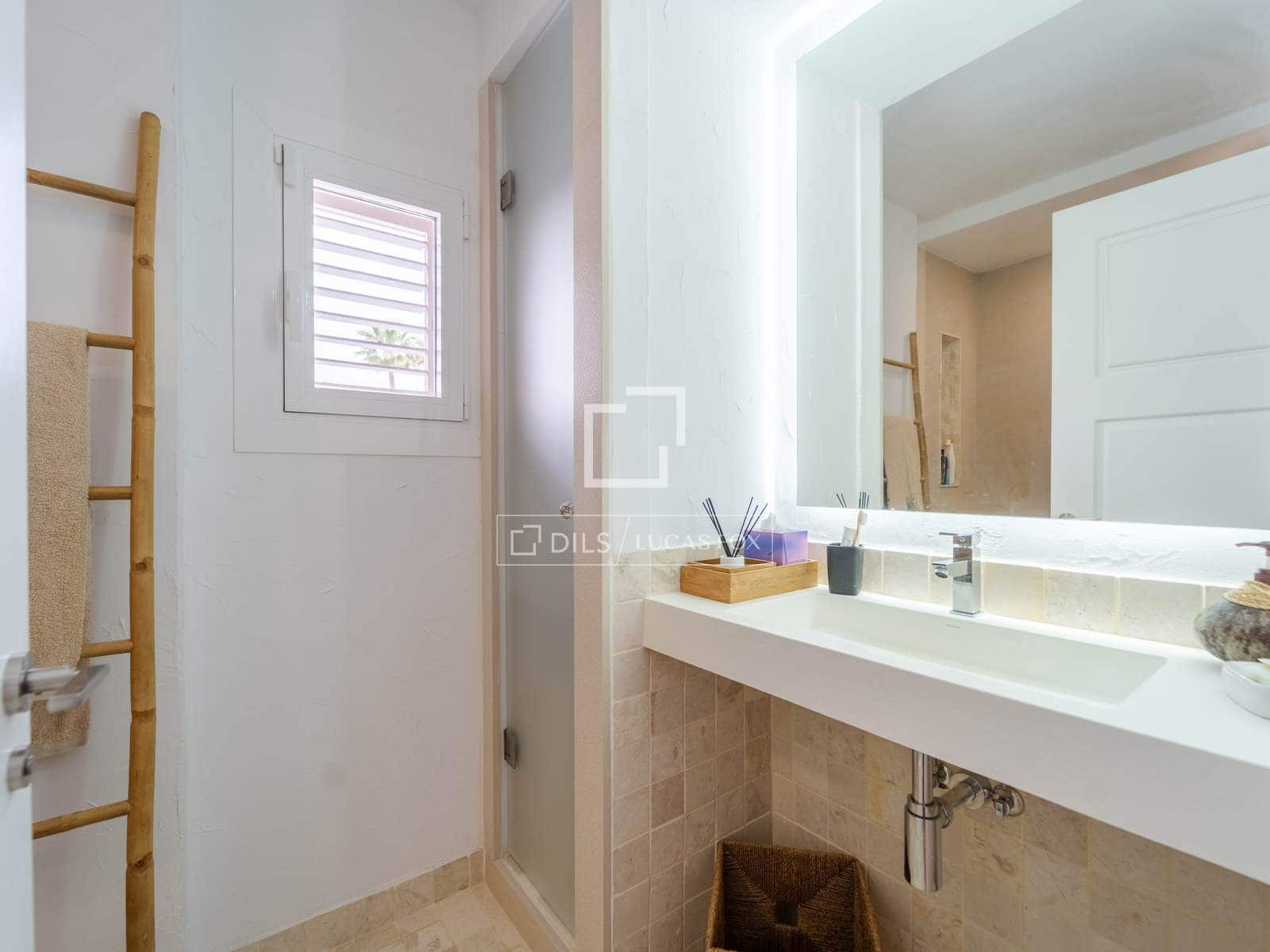 4 soveværelse Villa til leje i Riba-roja de Turia med swimmingpool garage - € 4.400 (Ref: 9816116)