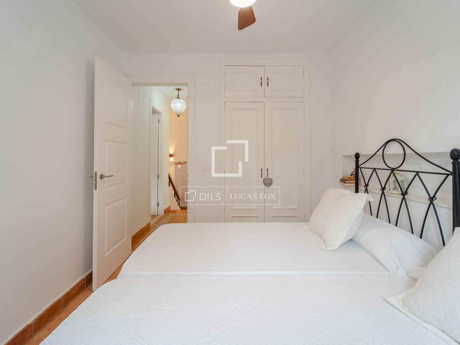 4 soveværelse Villa til leje i Riba-roja de Turia med swimmingpool garage - € 4.400 (Ref: 9816116)