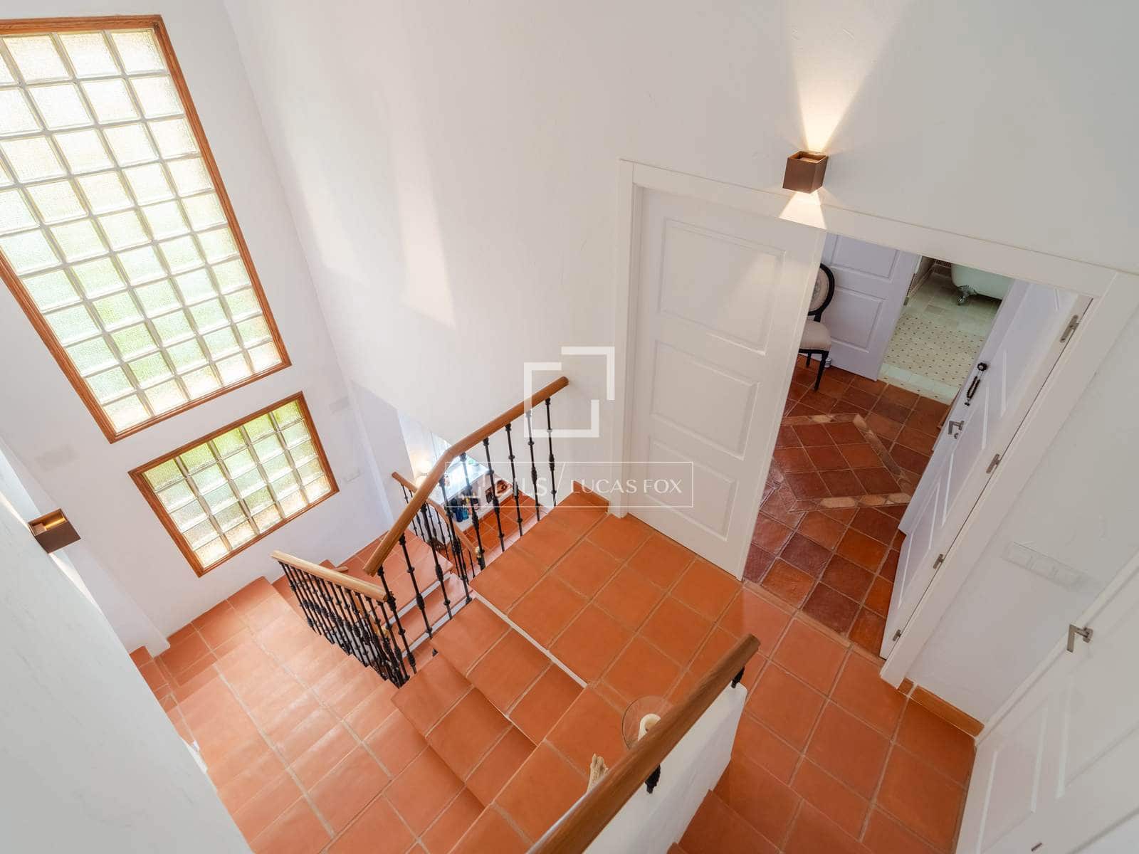 4 soveværelse Villa til leje i Riba-roja de Turia med swimmingpool garage - € 4.400 (Ref: 9816116)