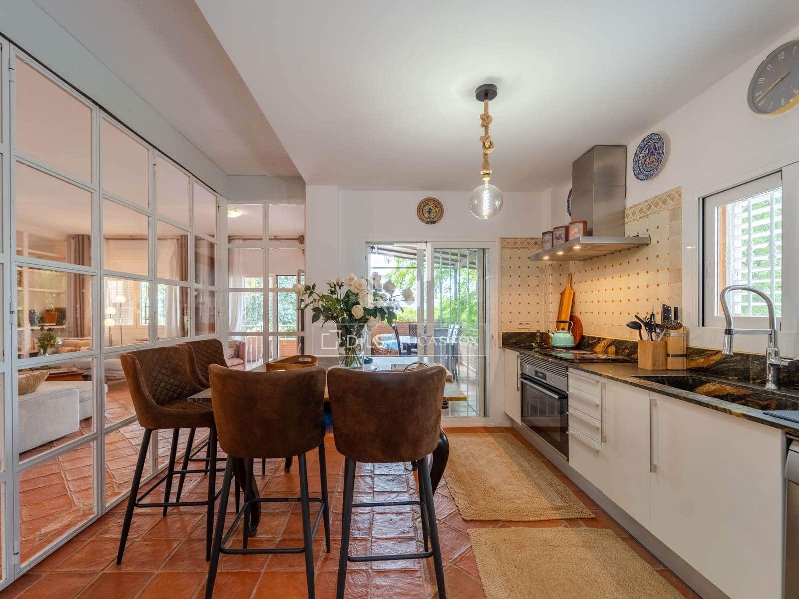 4 soveværelse Villa til leje i Riba-roja de Turia med swimmingpool garage - € 4.400 (Ref: 9816116)