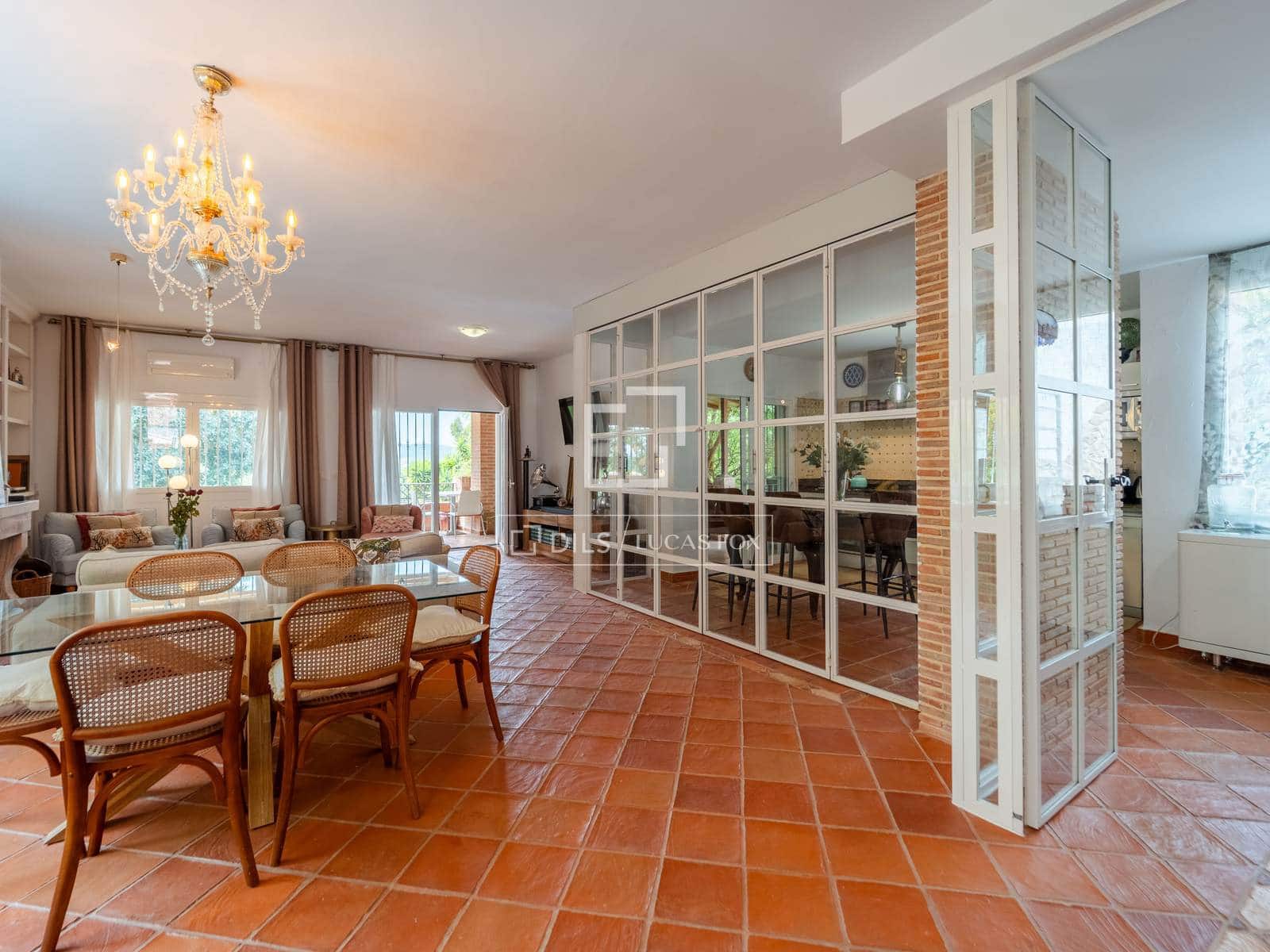 4 soveværelse Villa til leje i Riba-roja de Turia med swimmingpool garage - € 4.400 (Ref: 9816116)