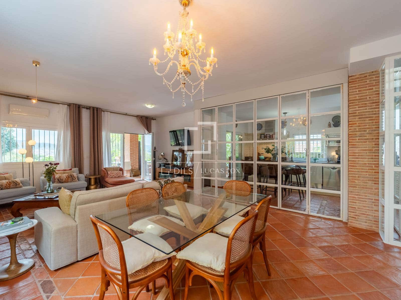 4 soveværelse Villa til leje i Riba-roja de Turia med swimmingpool garage - € 4.400 (Ref: 9816116)