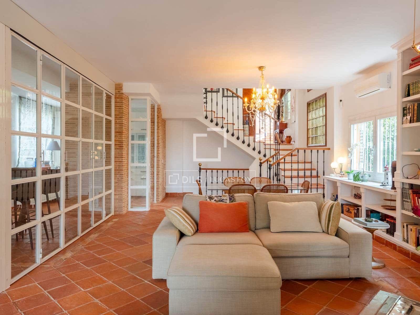 4 soveværelse Villa til leje i Riba-roja de Turia med swimmingpool garage - € 4.400 (Ref: 9816116)