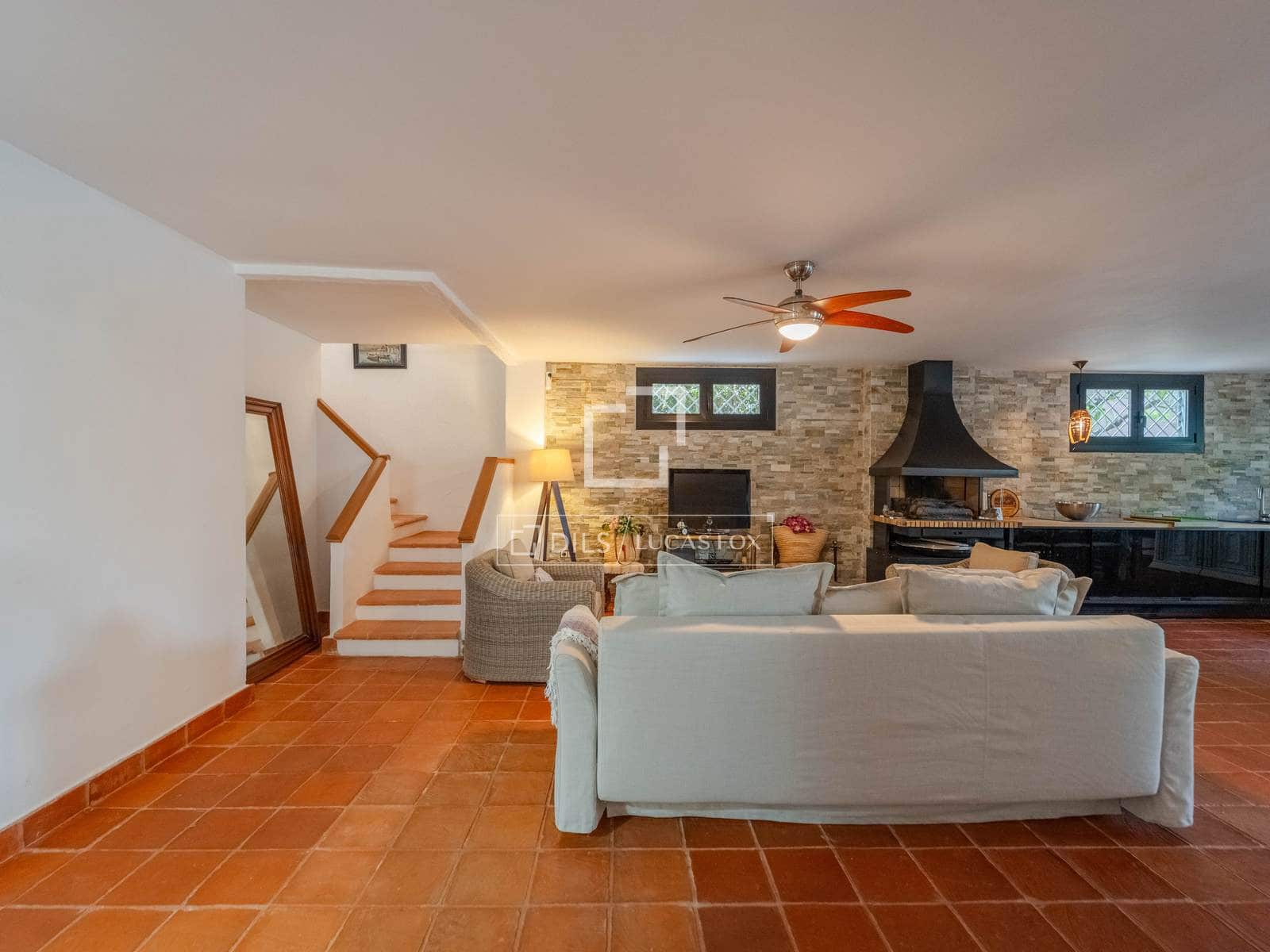 4 soveværelse Villa til leje i Riba-roja de Turia med swimmingpool garage - € 4.400 (Ref: 9816116)