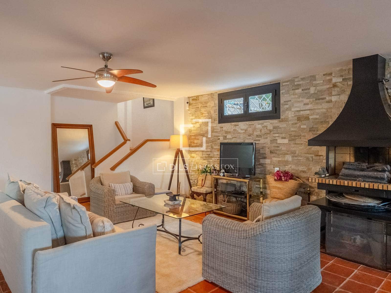 4 soveværelse Villa til leje i Riba-roja de Turia med swimmingpool garage - € 4.400 (Ref: 9816116)