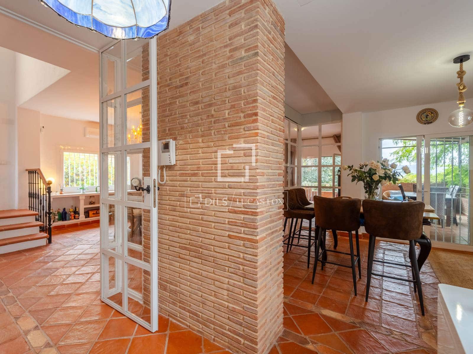 4 soveværelse Villa til leje i Riba-roja de Turia med swimmingpool garage - € 4.400 (Ref: 9816116)