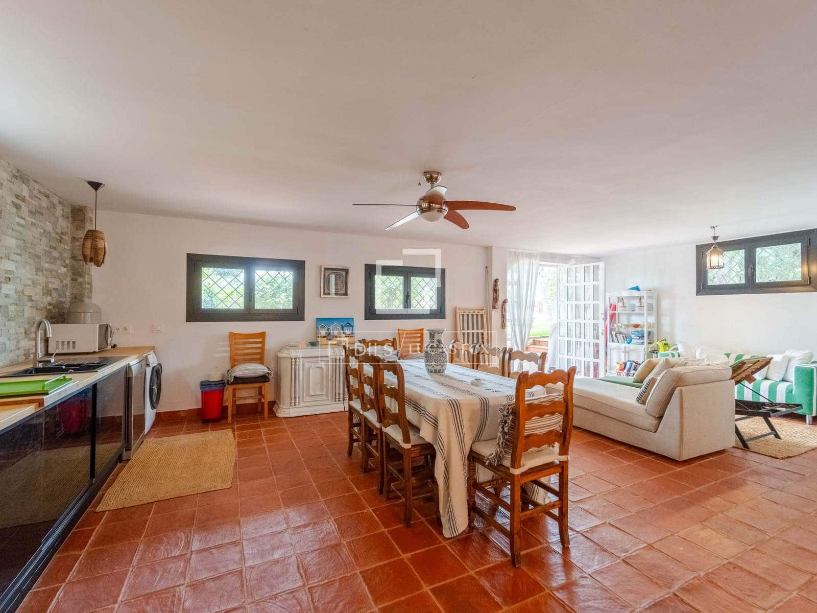 4 soveværelse Villa til leje i Riba-roja de Turia med swimmingpool garage - € 4.400 (Ref: 9816116)