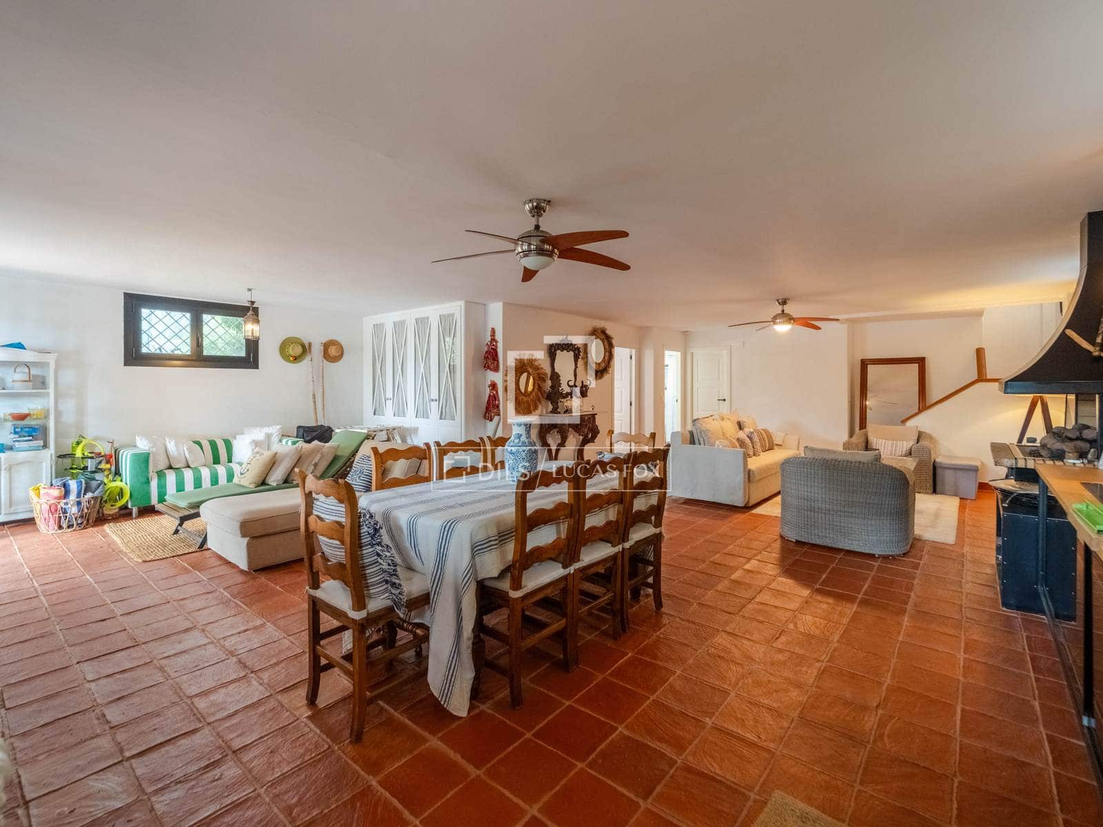 4 soveværelse Villa til leje i Riba-roja de Turia med swimmingpool garage - € 4.400 (Ref: 9816116)