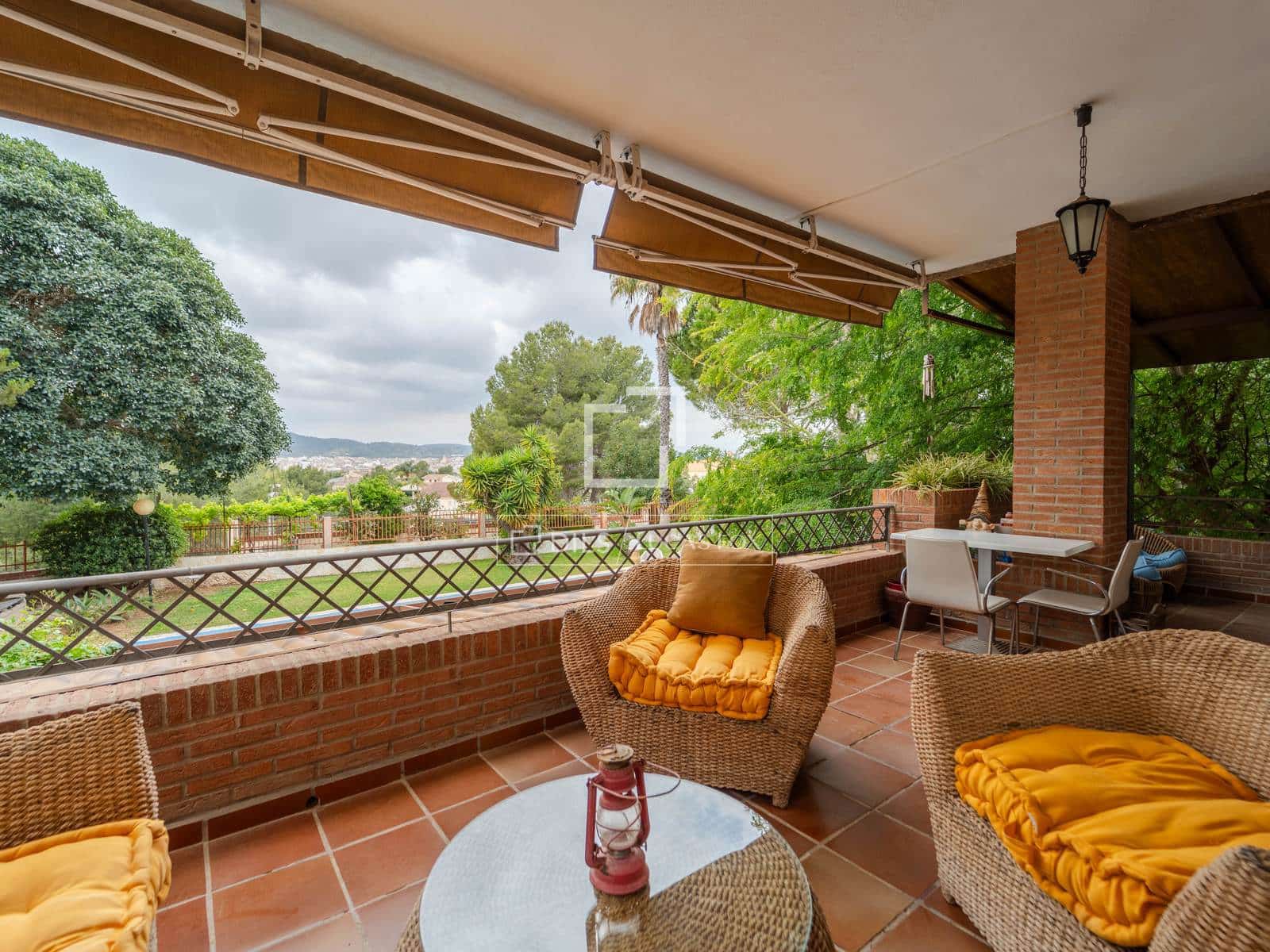 4 soveværelse Villa til leje i Riba-roja de Turia med swimmingpool garage - € 4.400 (Ref: 9816116)