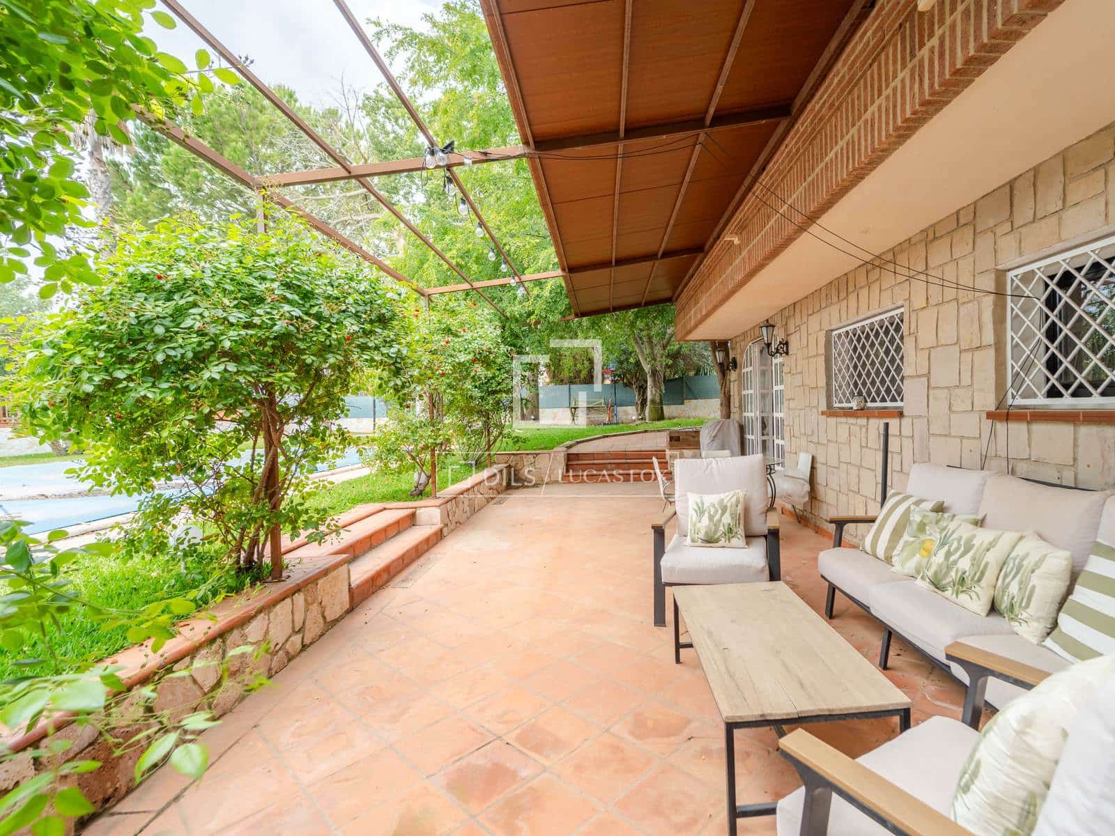 4 soveværelse Villa til leje i Riba-roja de Turia med swimmingpool garage - € 4.400 (Ref: 9816116)