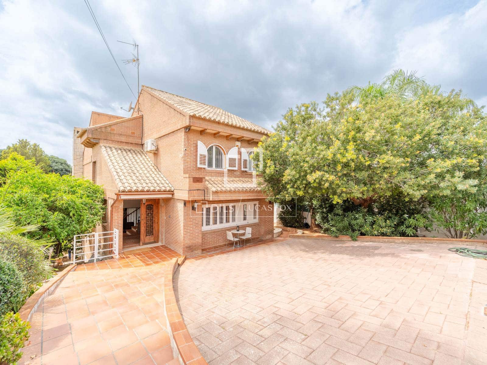 4 soveværelse Villa til leje i Riba-roja de Turia med swimmingpool garage - € 4.400 (Ref: 9816116)
