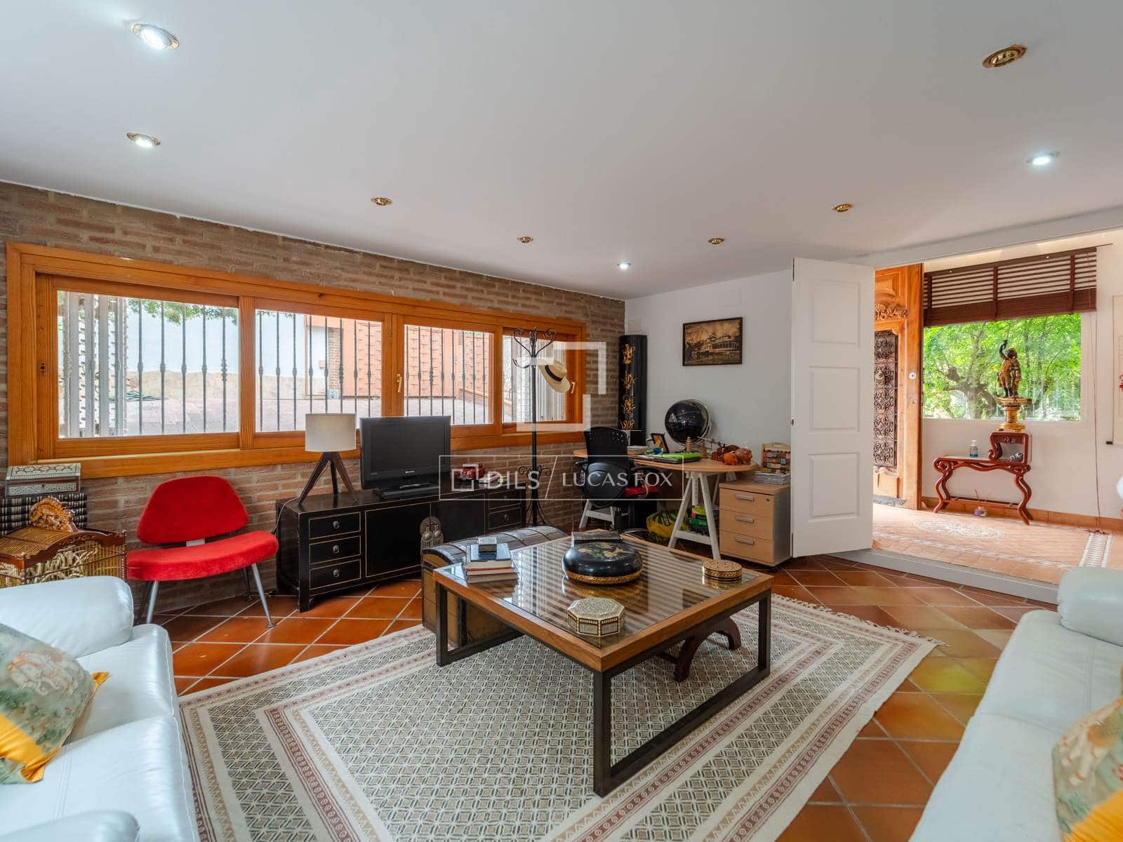 4 soveværelse Villa til leje i Riba-roja de Turia med swimmingpool garage - € 4.400 (Ref: 9816116)