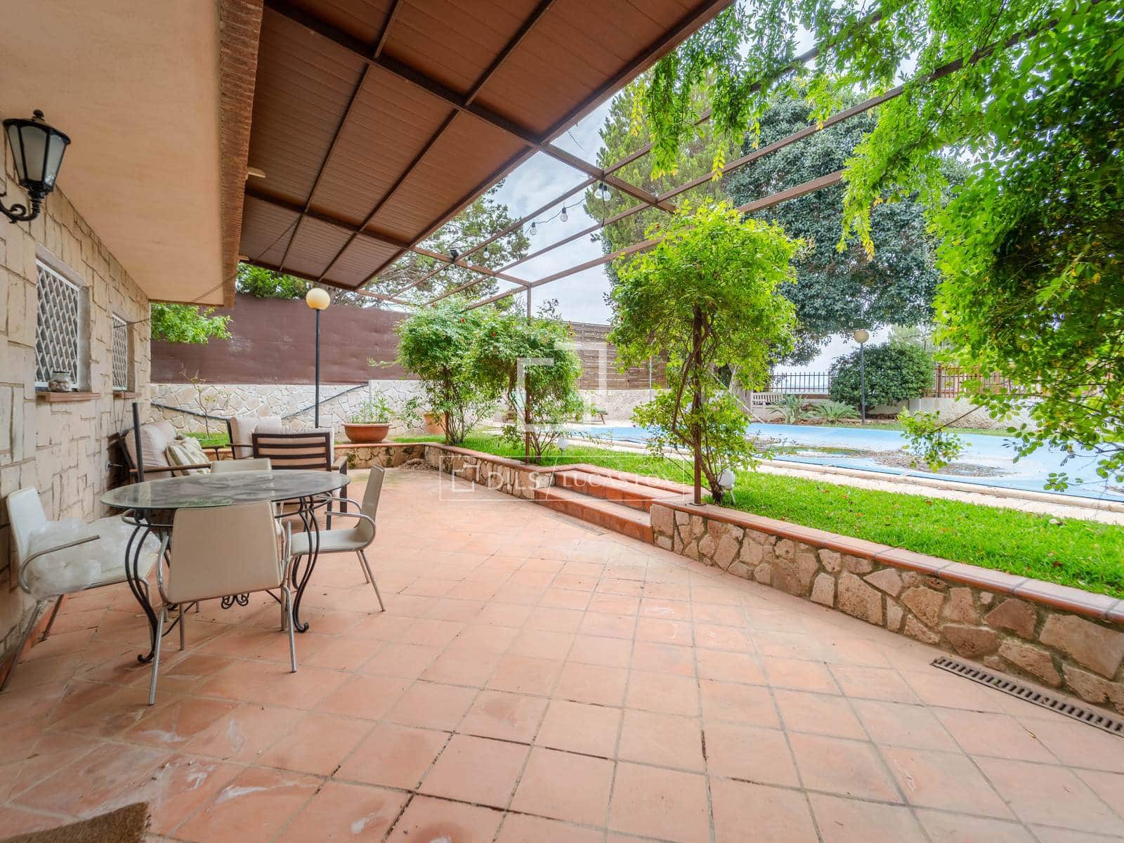 4 soveværelse Villa til leje i Riba-roja de Turia med swimmingpool garage - € 4.400 (Ref: 9816116)