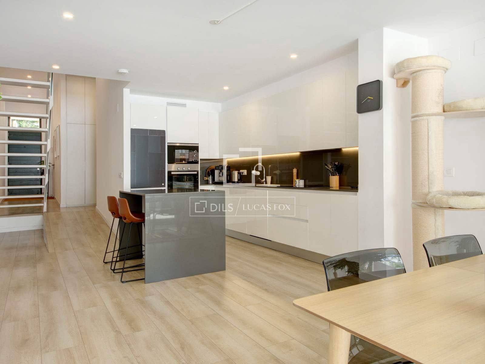 4 bedroom Villa for sale in Sant Just Desvern with pool garage - € 1,200,000 (Ref: 9816363)