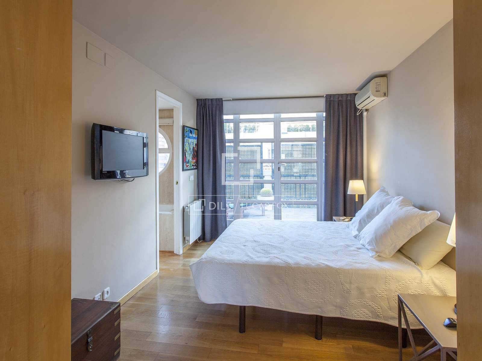 2 Zimmer Penthouse zu vermieten in Valencia Stadt - 3.500 € (Ref: 9816603)