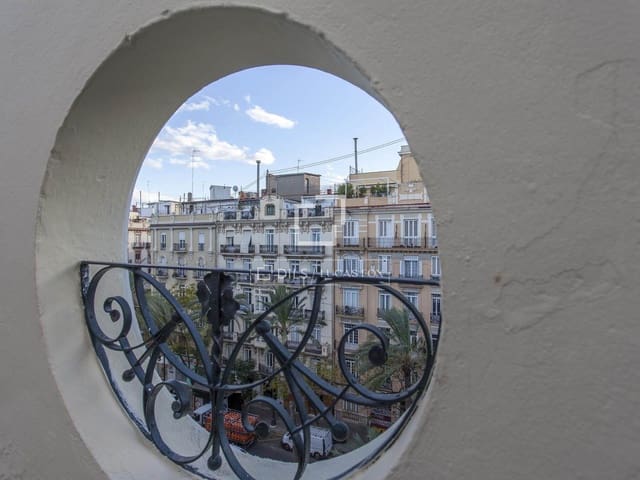 2 Zimmer Penthouse zu vermieten in València Stadt - 3.500 € (Ref: 9816603)