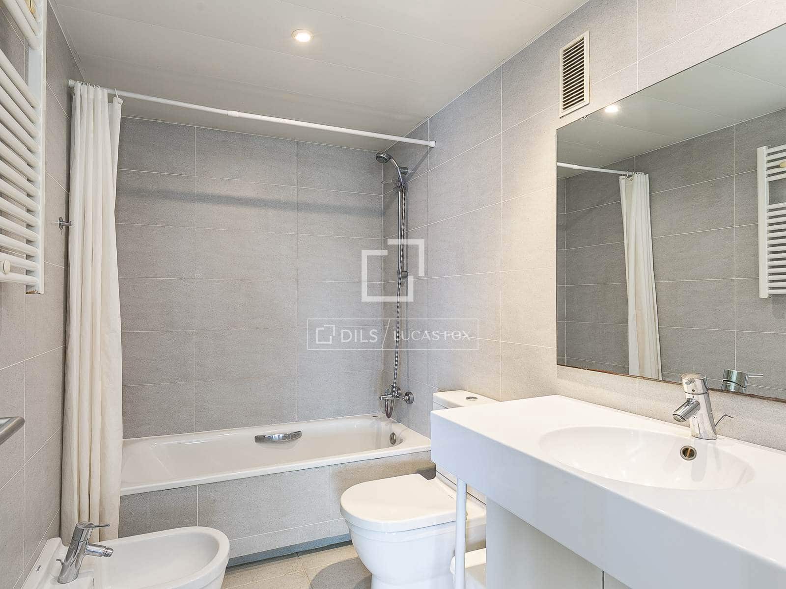 2 bedroom Apartment for sale in Barcelona city - € 645,000 (Ref: 9818452)