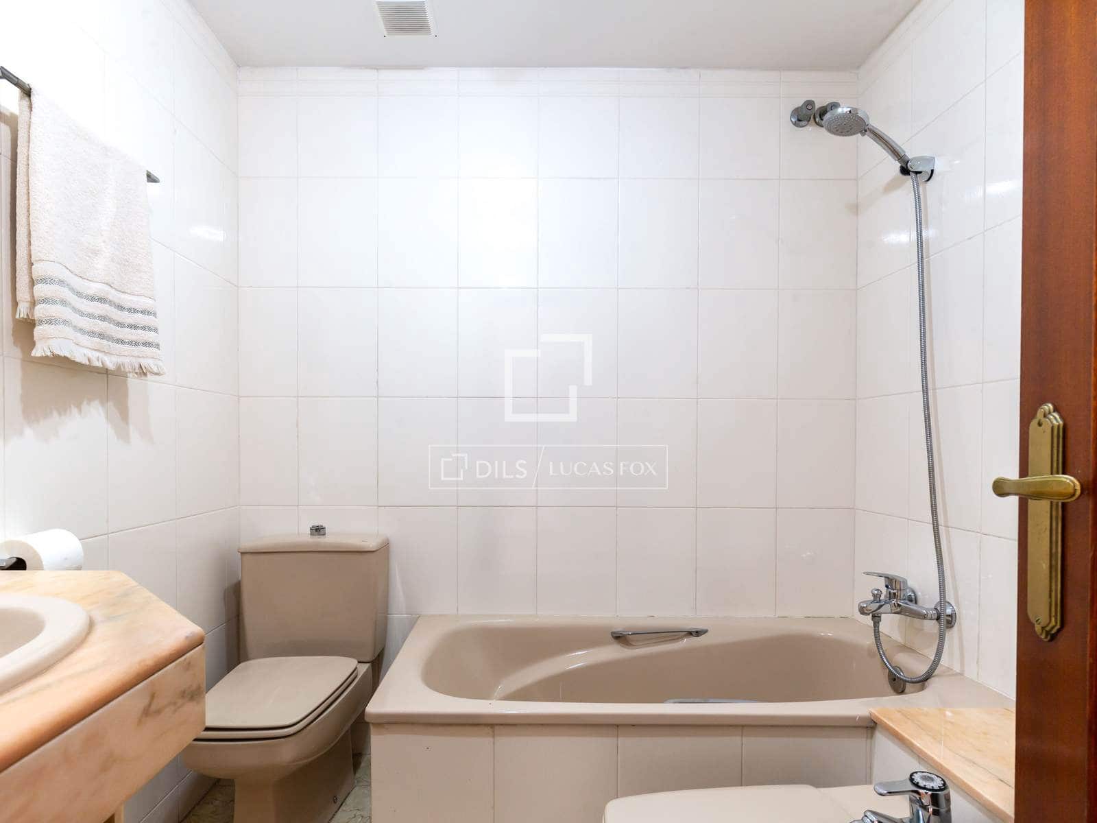 4 slaapkamer Appartement te koop in Sant Just Desvern met garage - € 650.000 (Ref: 9818697)