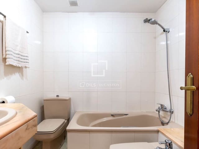4 slaapkamer Appartement te koop in Sant Just Desvern met garage - € 650.000 (Ref: 9818697)