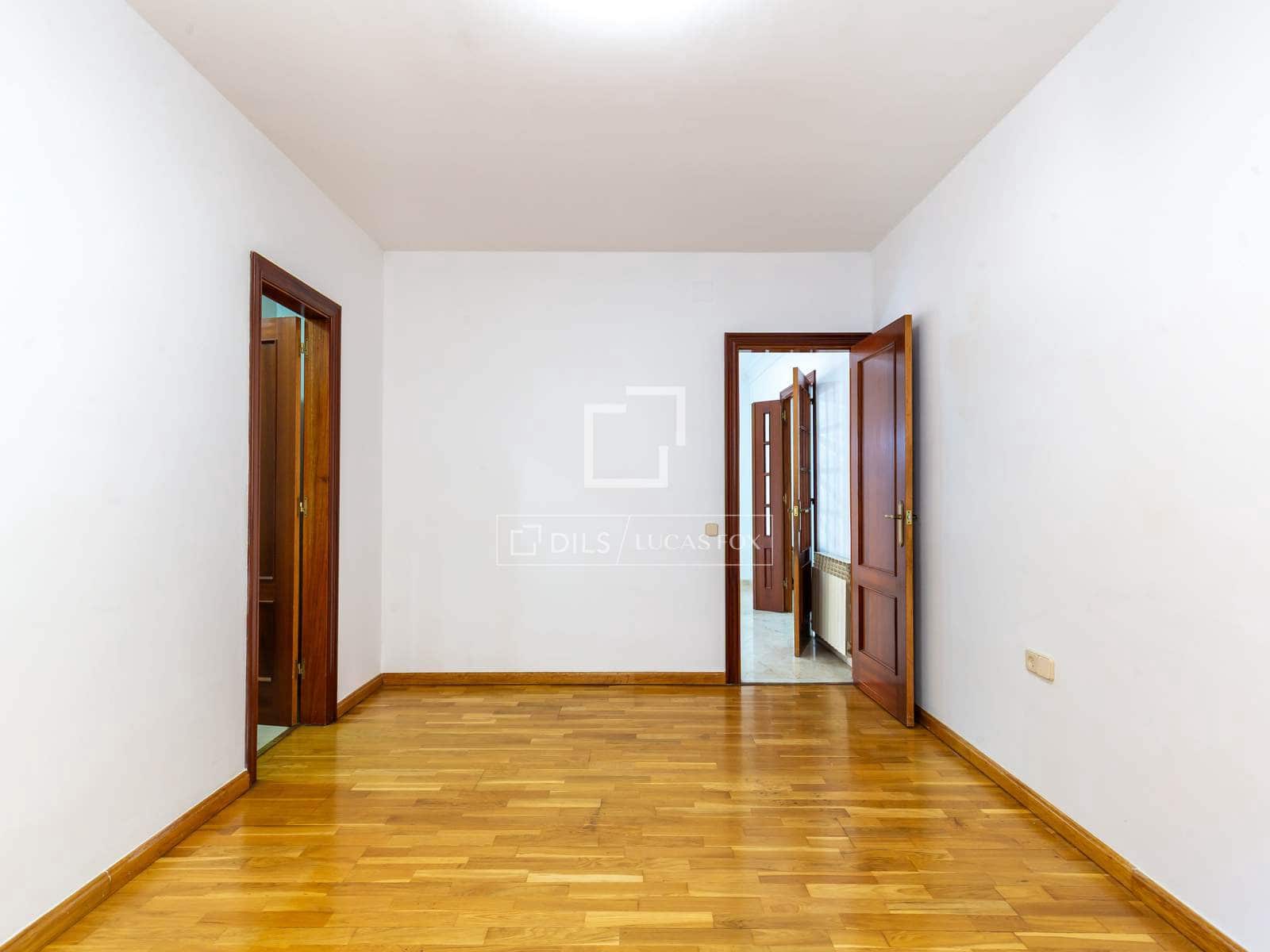 4 slaapkamer Appartement te koop in Sant Just Desvern met garage - € 650.000 (Ref: 9818697)
