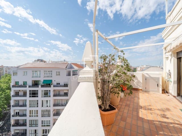 3 bedroom Penthouse for rent in Valencia city - € 3,600 (Ref: 9819154)