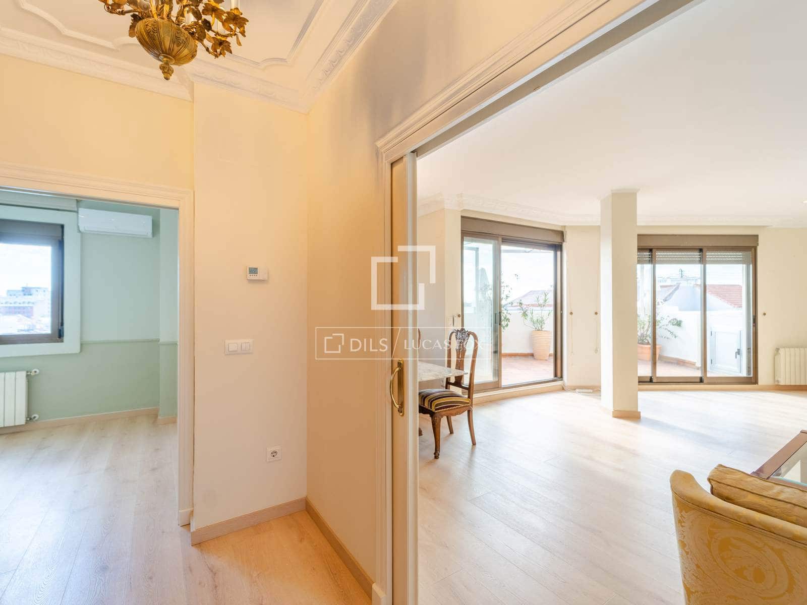 3 slaapkamer Penthouse te huur in Valencia stad - € 3.800 (Ref: 9819154)