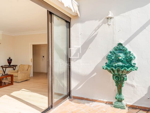 3 makuuhuone Kattohuoneisto vuokrattavana paikassa Valencia kaupunki - 2 950 € (Ref: 9819154)